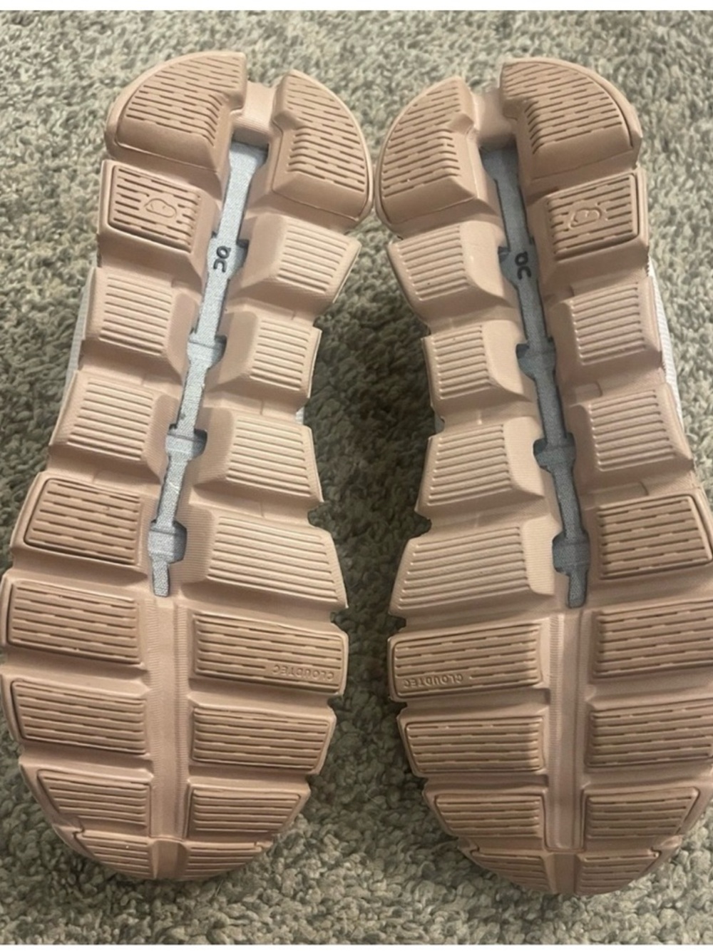 On Running Cloud 5 Athletic Shoes - Picture 7 of 7